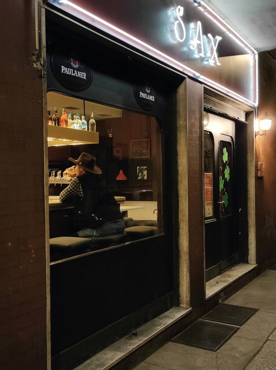 L’ingresso del SAX in Via dei Mille
